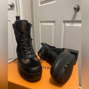 Authentic Louis Vuitton Laureate Platform Desert Boots.